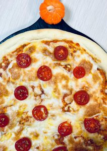 هر اسلایس پیتزا چند کالری دارد؟